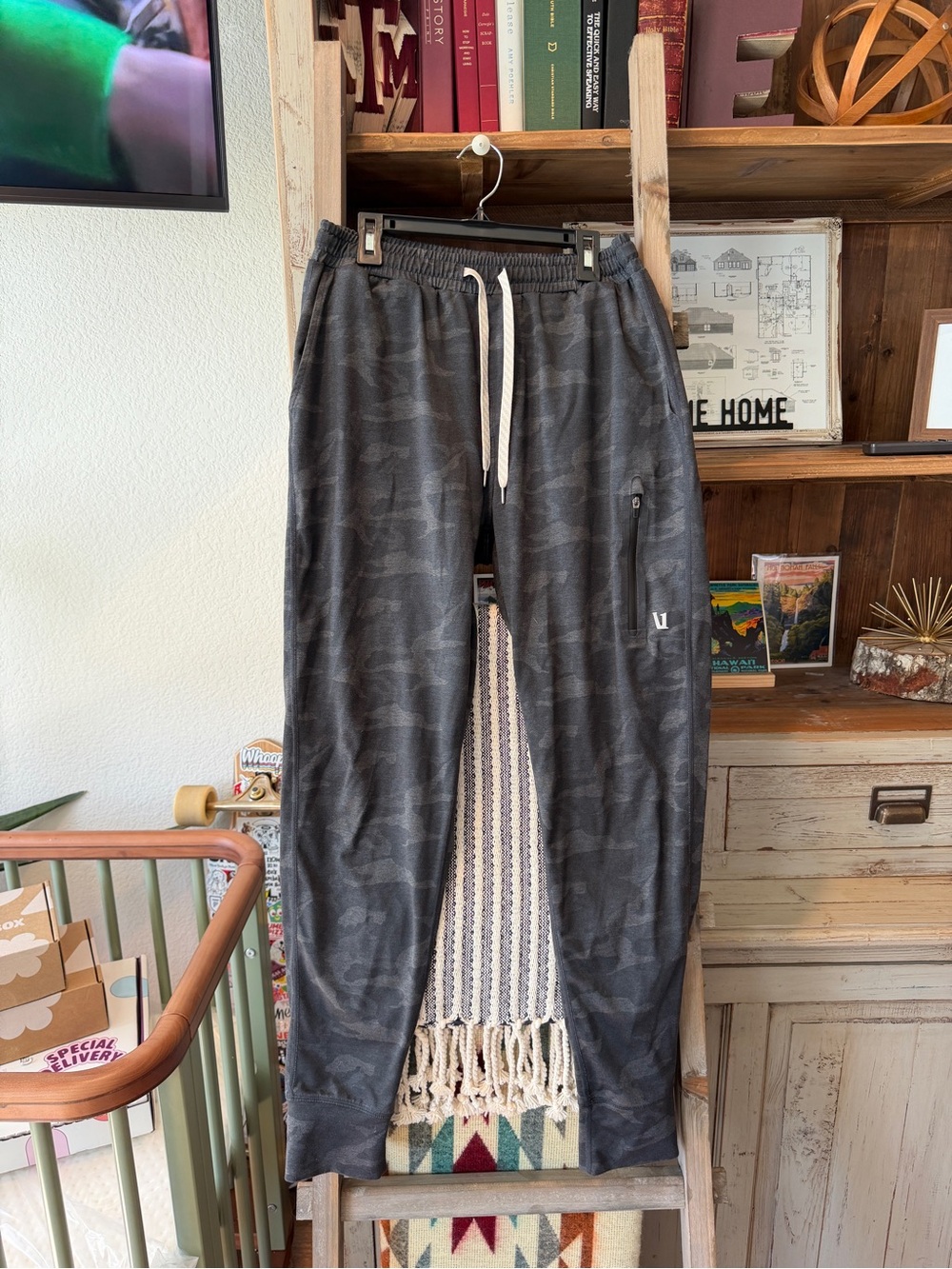 Vuori men’s Sunday performance jogger size small